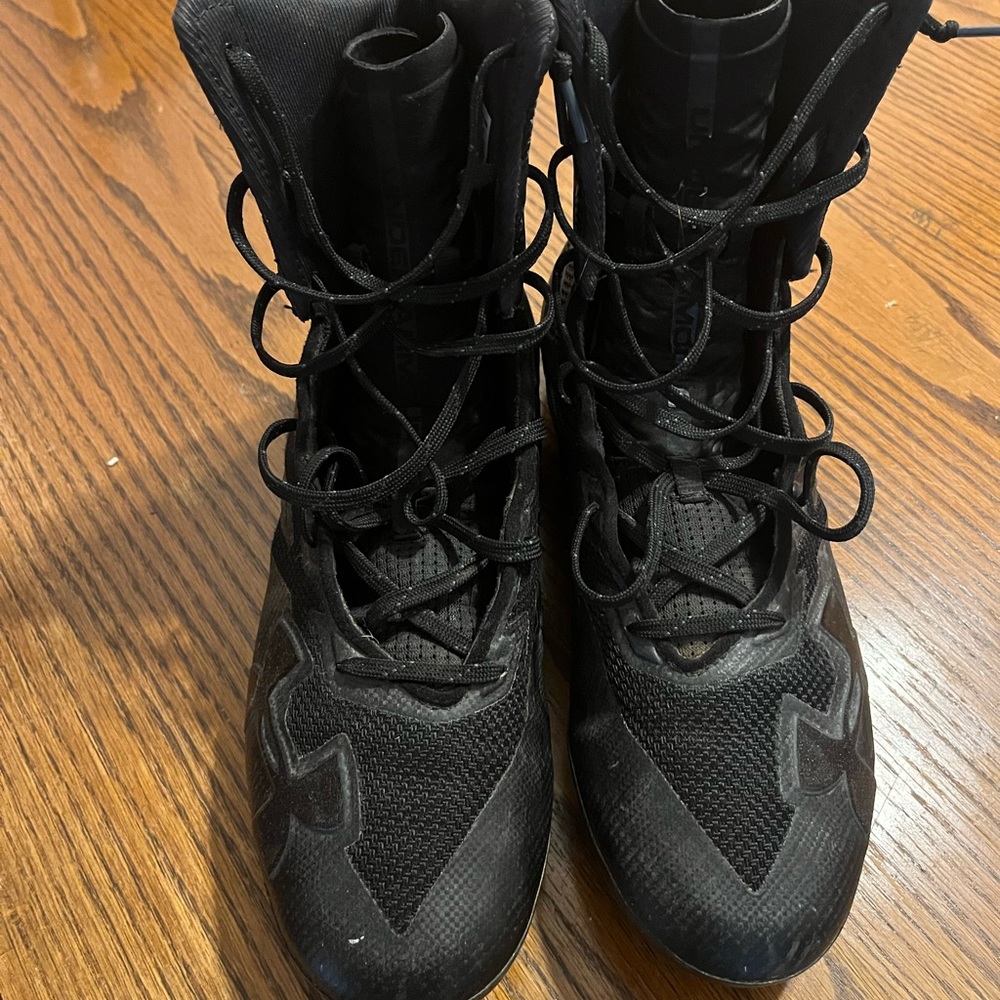 Under Armour Football Cleats Men’s size 11